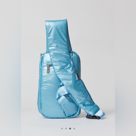 SILFEN Alberte Metallic Sling Bag NWT - Picture 3 of 13